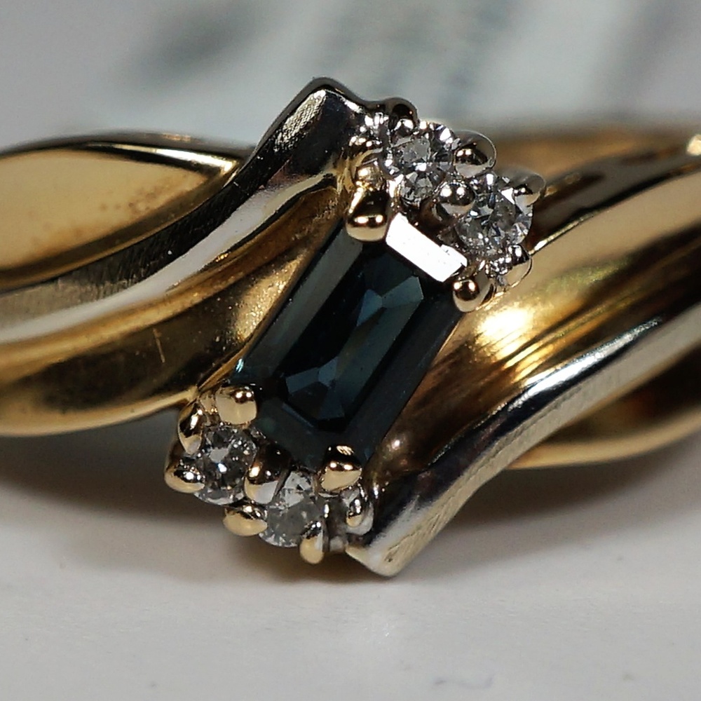 14KY Gold Genuine Sapphire & Diamond Ring - Picture 3 of 7